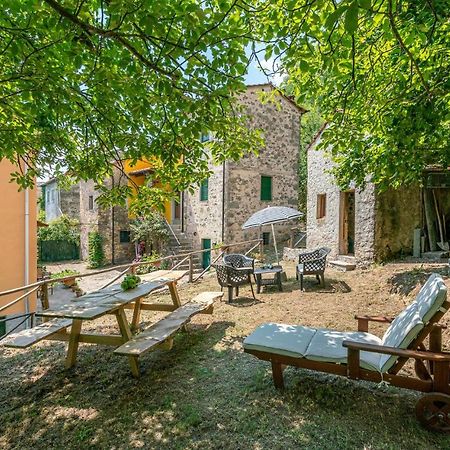 Stunning Home In Longoio With Kitchen Monti di Villa Buitenkant foto