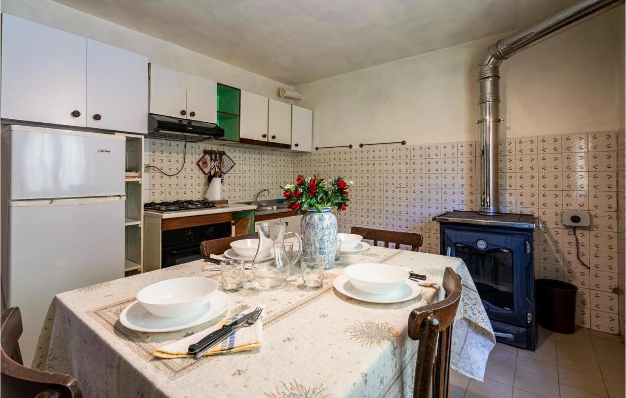 Stunning Home In Longoio With Kitchen Monti di Villa Buitenkant foto